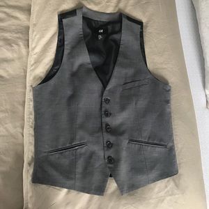 H&M Men’s Gray Vest